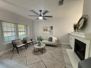 Photo #4: 7633388 Listing