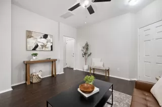 Photo #5: 7671848 Listing 