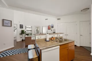 Photo #6: 7898757 Listing 