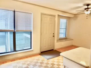 Photo #5: 7925949 Listing