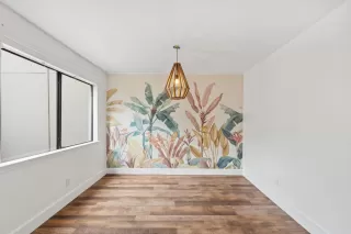 Photo #4: 7975907 Listing