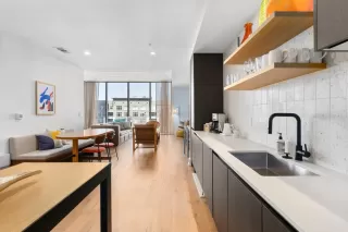 Photo #5: 8067922 Listing 