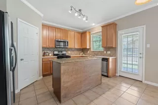 Photo #5: 8154094 Listing 