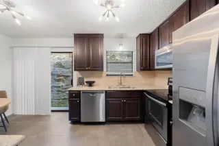 Photo #4: 8187720 Listing