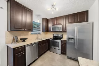 Photo #5: 8187720 Listing