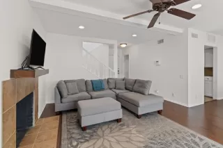 Photo #6: 8284517 Listing