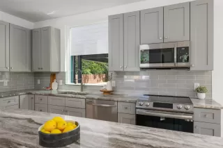 Photo #3: 8304183 Listing