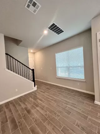 Photo #5: 8338231 Listing 