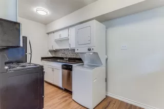 Photo #4: 8381368 Listing 