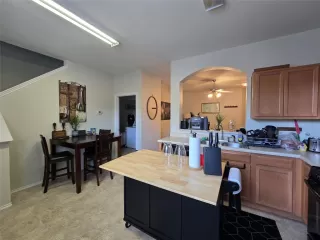 Photo #6: 8382984 Listing 