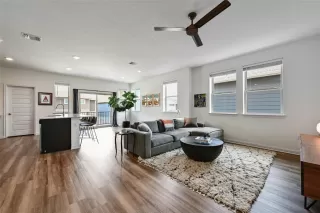 Photo #2: 8383970 Listing