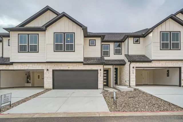 MLS: 8402391 Condo For Sale