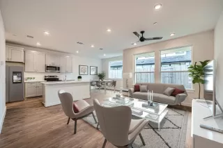 Photo #3: 8402391 Listing