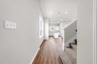 Photo #5: 8512922 Listing 