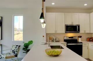 Photo #5: 8615179 Listing