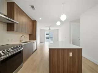 Photo #5: 8665038 Listing 