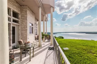 Photo #2: 8666022 Listing