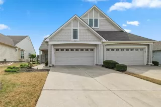 More Details about MLS # 8751297 : 238 BONHAM LOOP