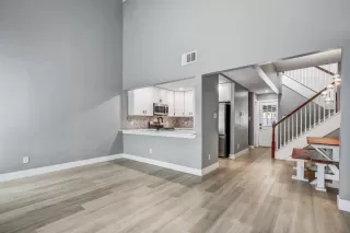 Click for more information on MLS # 8828317 : 1010 W RUNDBERG LN 24 More Details about MLS # 8828317 : 1010 W RUNDBERG LN 24