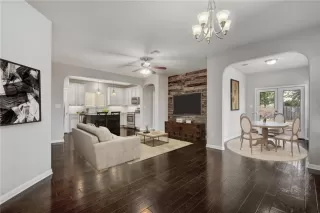 Photo #3: 8828540 Listing 