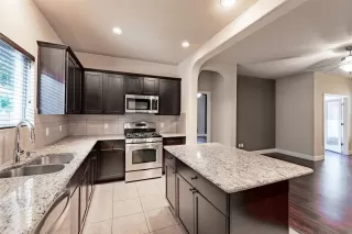 Photo #5: 8828540 Listing 