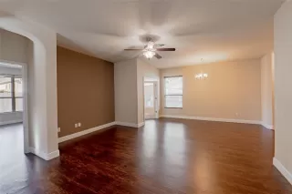 Photo #6: 8828540 Listing 