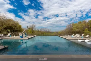 Photo #6: 8863645 Listing