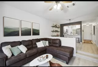 Photo #4: 8876795 Listing