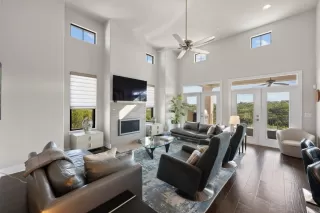 Photo #2: 8883609 Listing 