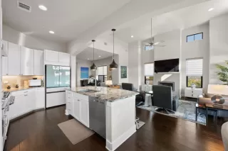 Photo #6: 8883609 Listing 