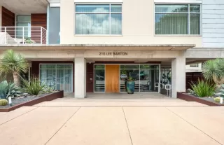 More Details about MLS # 8914544 : 210 LEE BARTON DR 415