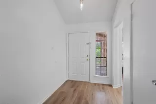 Photo #3: 8918060 Listing