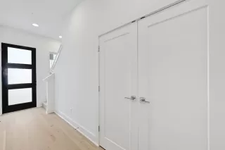 Photo #3: 8954063 Listing