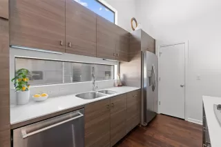 Photo #6: 9033848 Listing