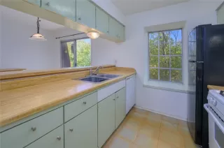 Photo #3: 9100005 Listing