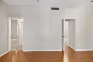 Photo #5: 9101284 Listing 