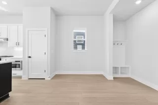 Photo #5: 9139005 Listing 