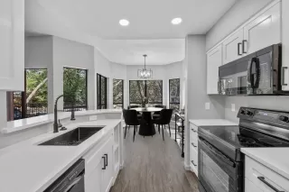 Photo #4: 9151600 Listing 