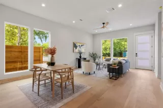 Photo #6: 9195643 Listing 