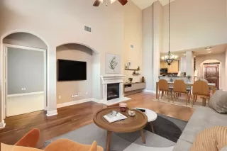 Photo #4: 9359893 Listing 