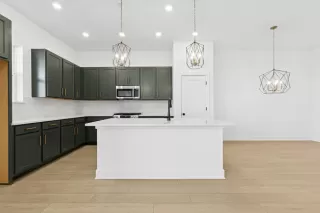 Photo #2: 9384660 Listing 