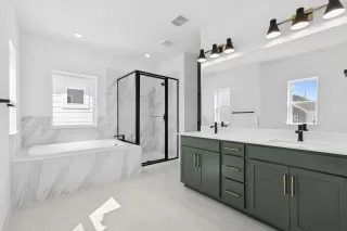 Photo #5: 9384660 Listing 