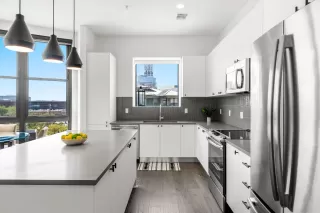 Photo #6: 9399511 Listing