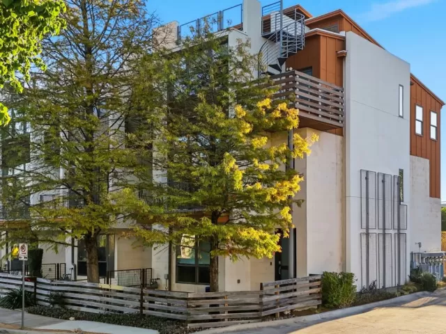 MLS: 9426017 Condo For Sale