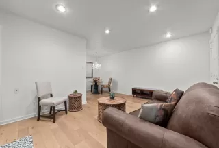 Photo #5: 9458647 Listing