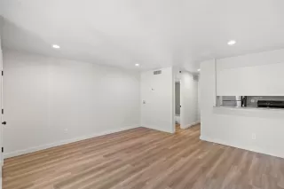 Photo #4: 9466639 Listing