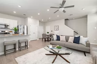 Photo #5: 9485089 Listing 