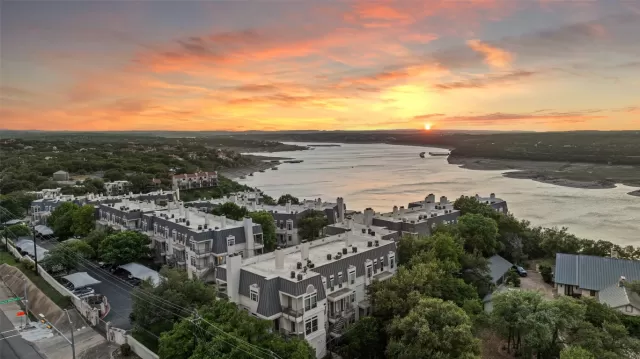 MLS: 9500220 Condo For Sale