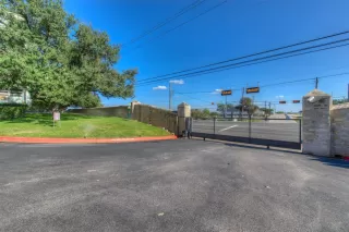 Photo #3: 9500220 Listing