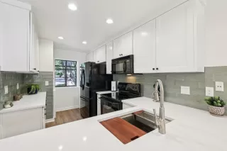 Photo #6: 9536731 Listing 